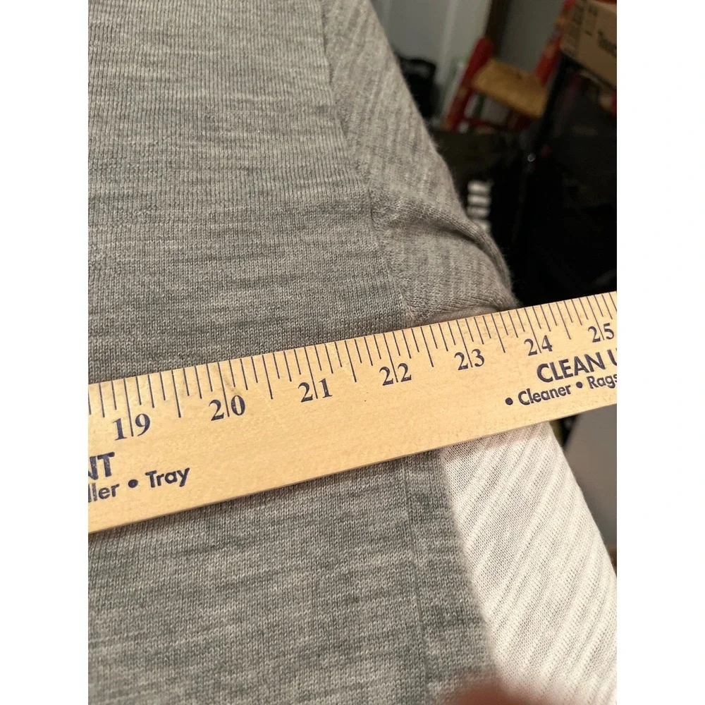 Banana Republic Mens Gray V Neck Merino‎ Wool Sweater Size L
